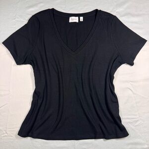 Cyrus Black Ribbed V-Neck Tee
